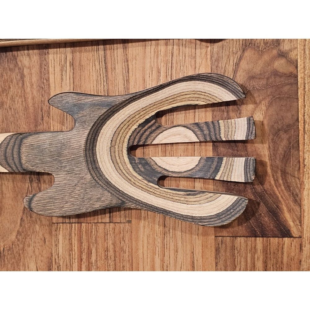 Island Bamboo Guitar Salad Hands - Picture 4 of 7